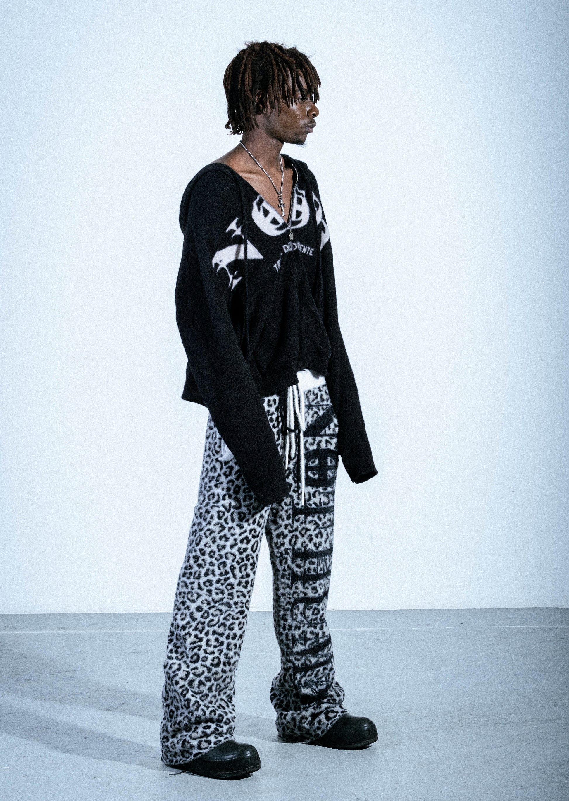 "NOT HUMAN" SNOW LEOPARD LOUNGE SWEATS