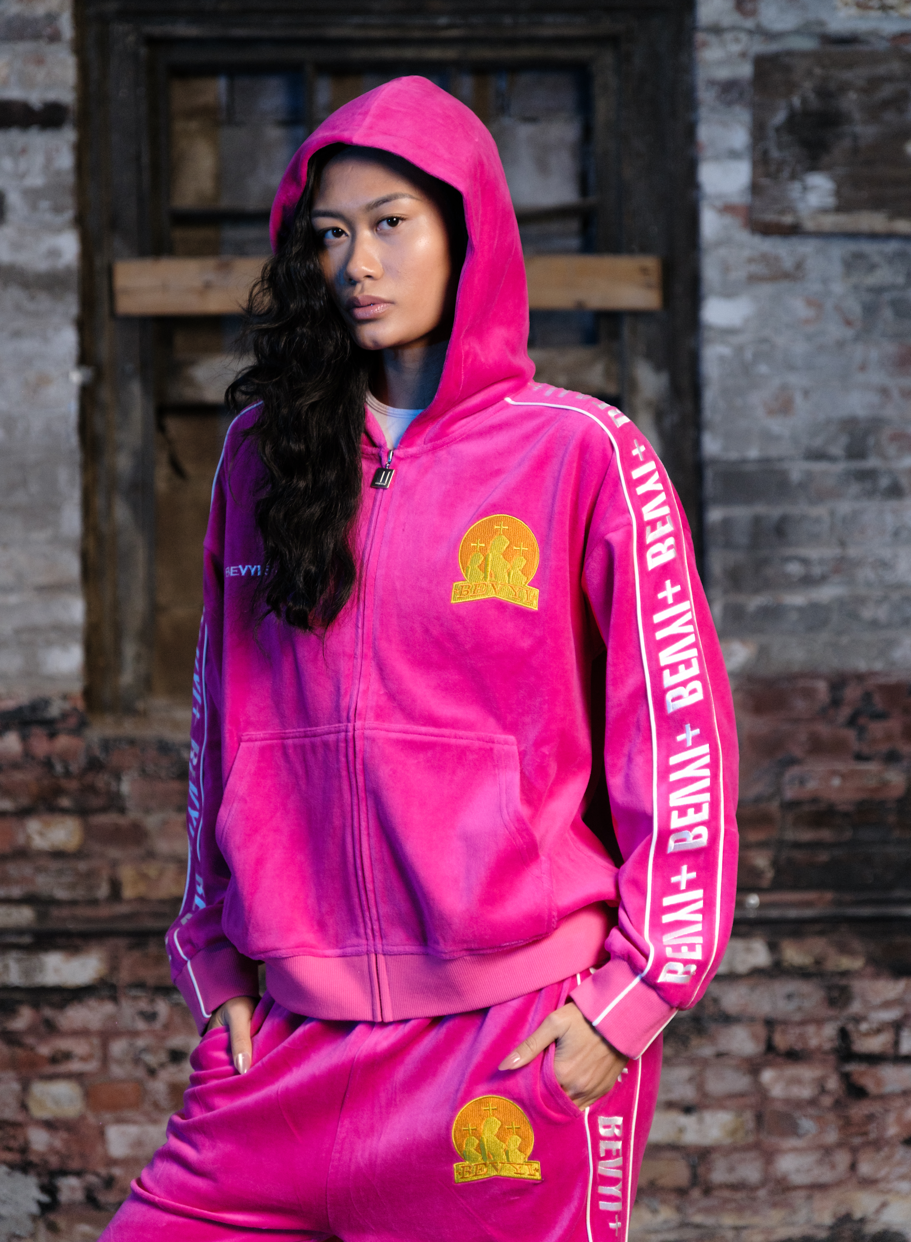 SPORT CREST PINK ZIP-UP
