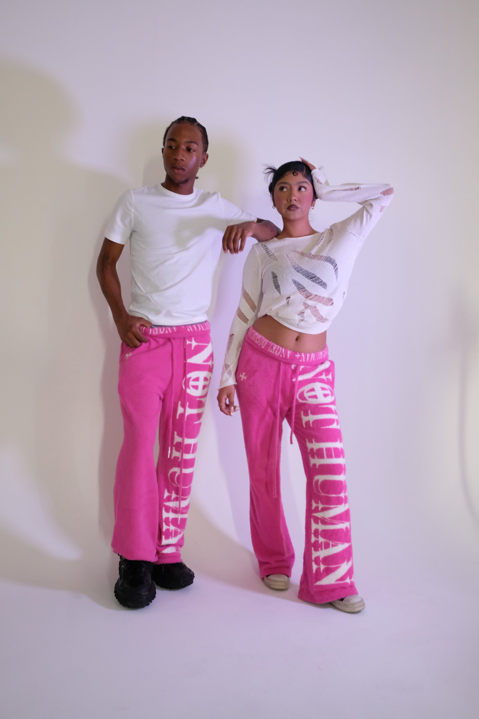 "NOT HUMAN" LOUNGE SWEATS +PINK