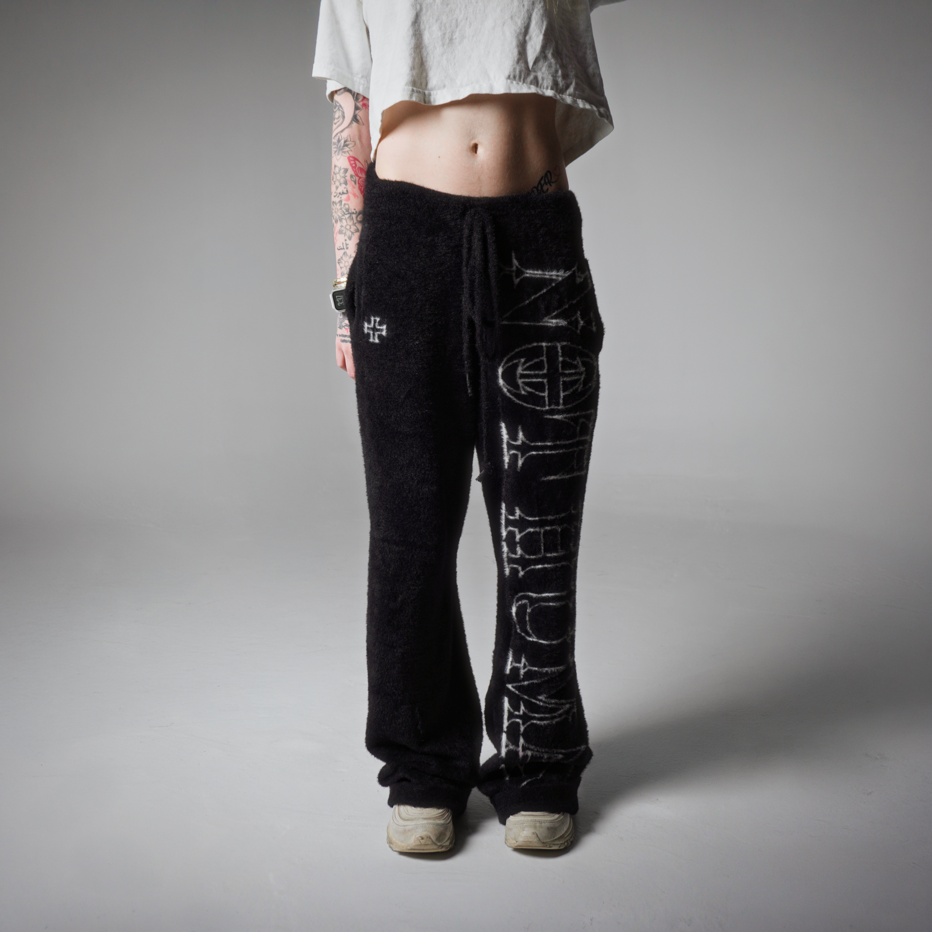 "NOT HUMAN" LOUNGE SWEATS +SHADOW