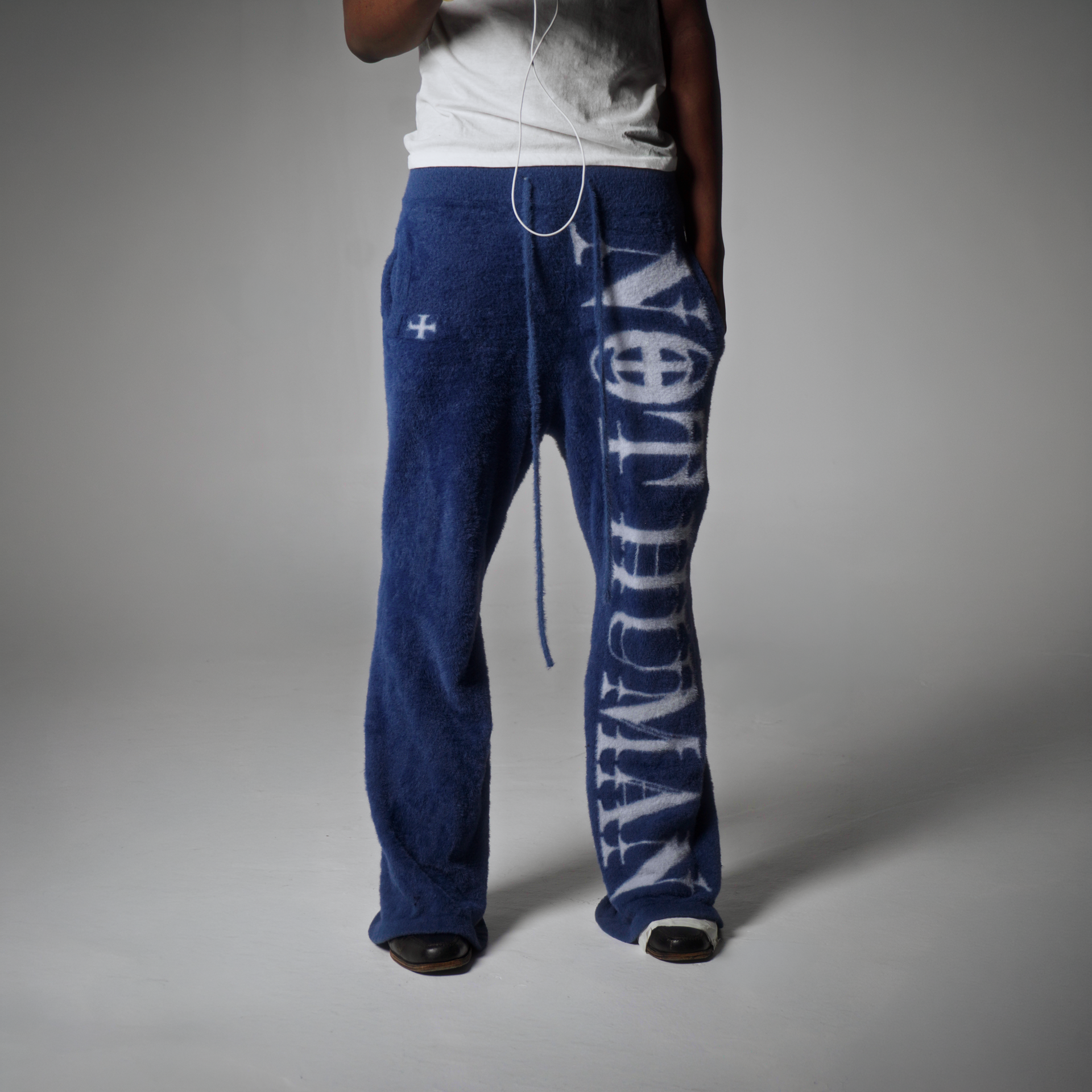 "NOT HUMAN" LOUNGE SWEATS +BLUE