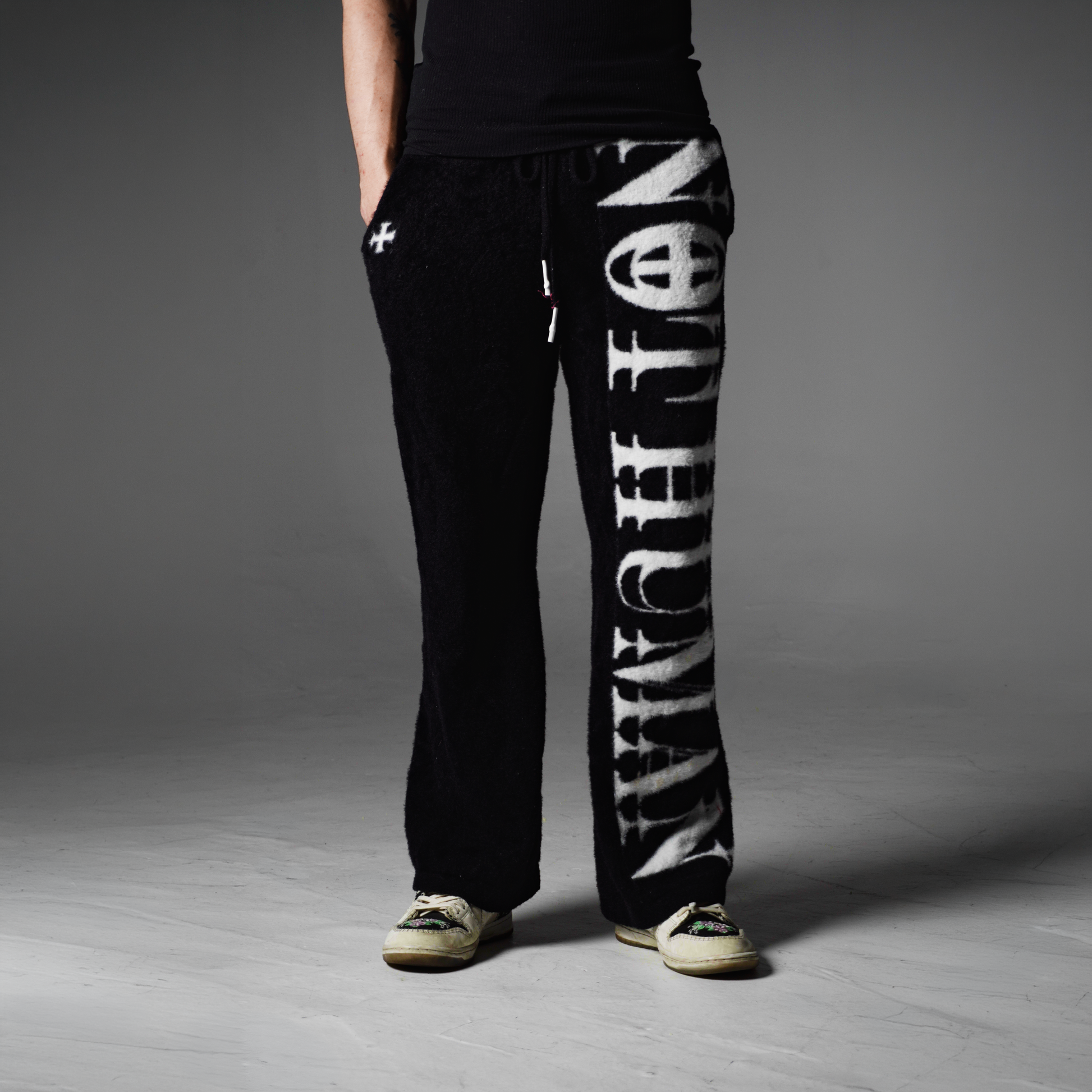 "NOT HUMAN" LOUNGE SWEATS
