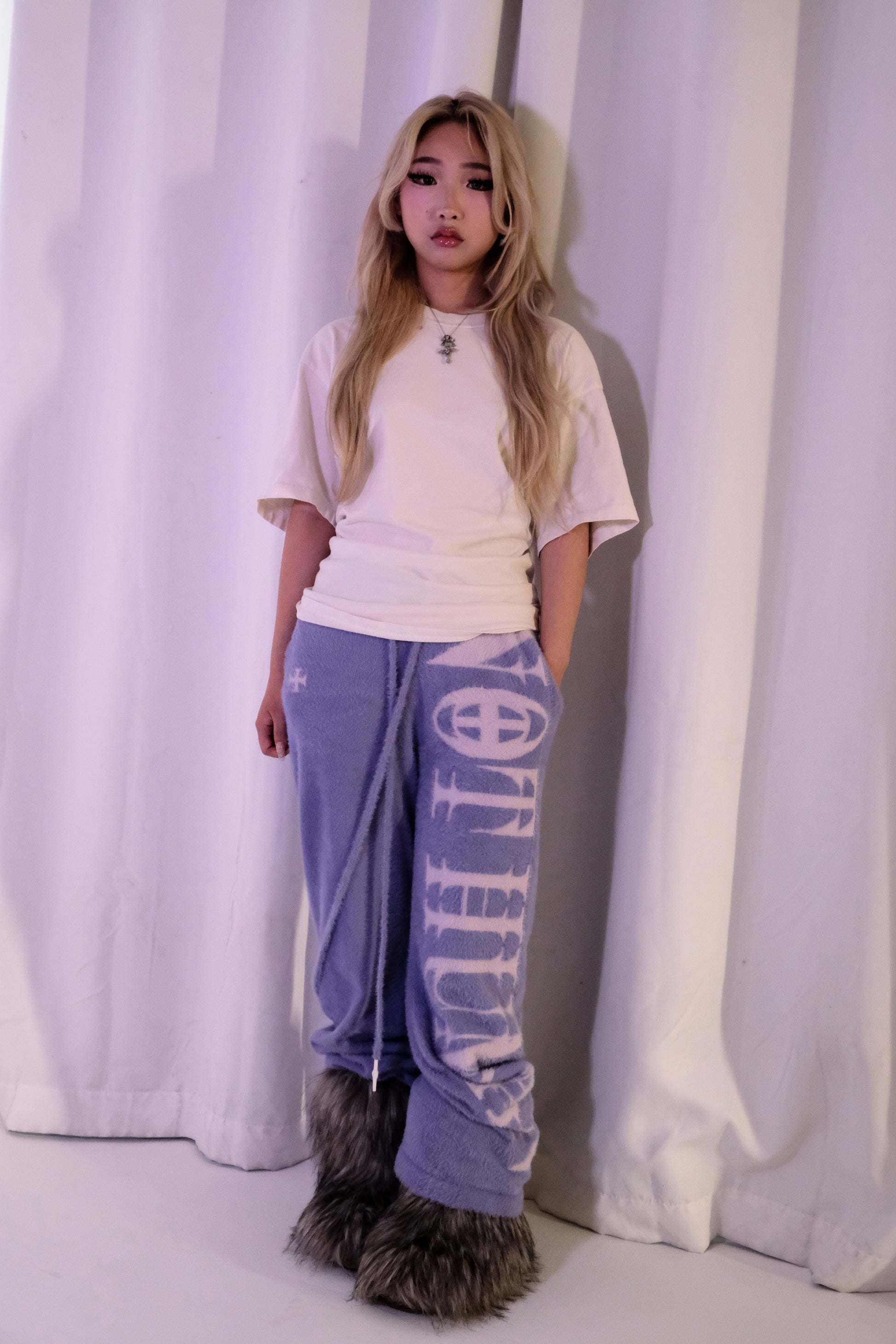"NOT HUMAN" LOUNGE SWEATS +PURPLE
