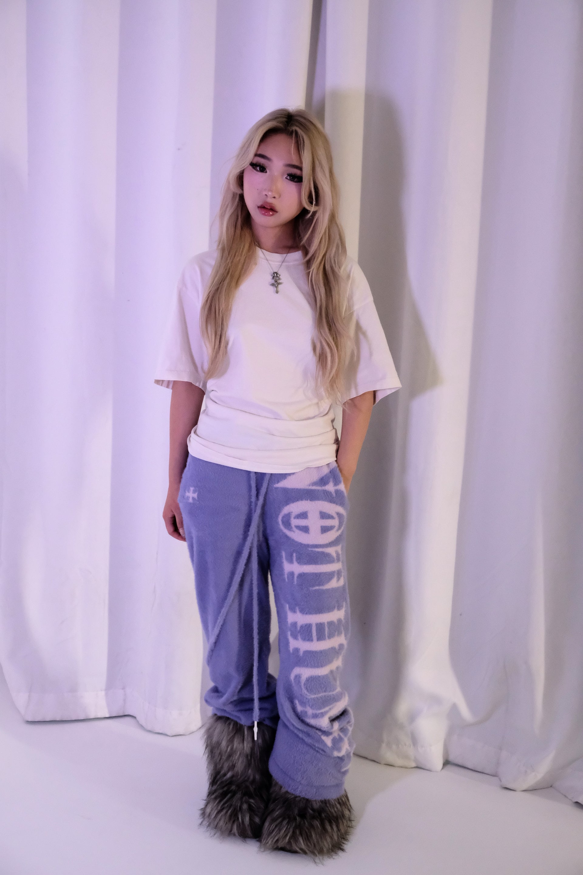 "NOT HUMAN" LOUNGE SWEATS +PURPLE