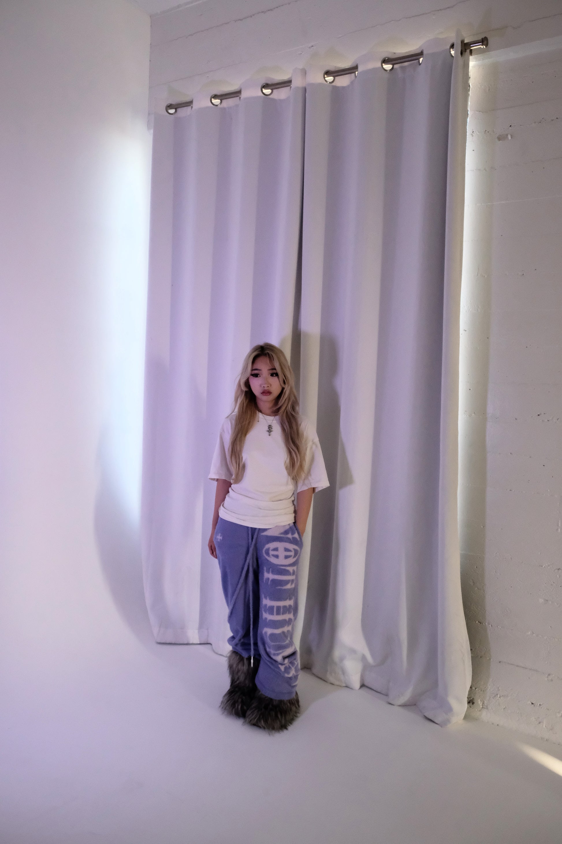 "NOT HUMAN" LOUNGE SWEATS +PURPLE